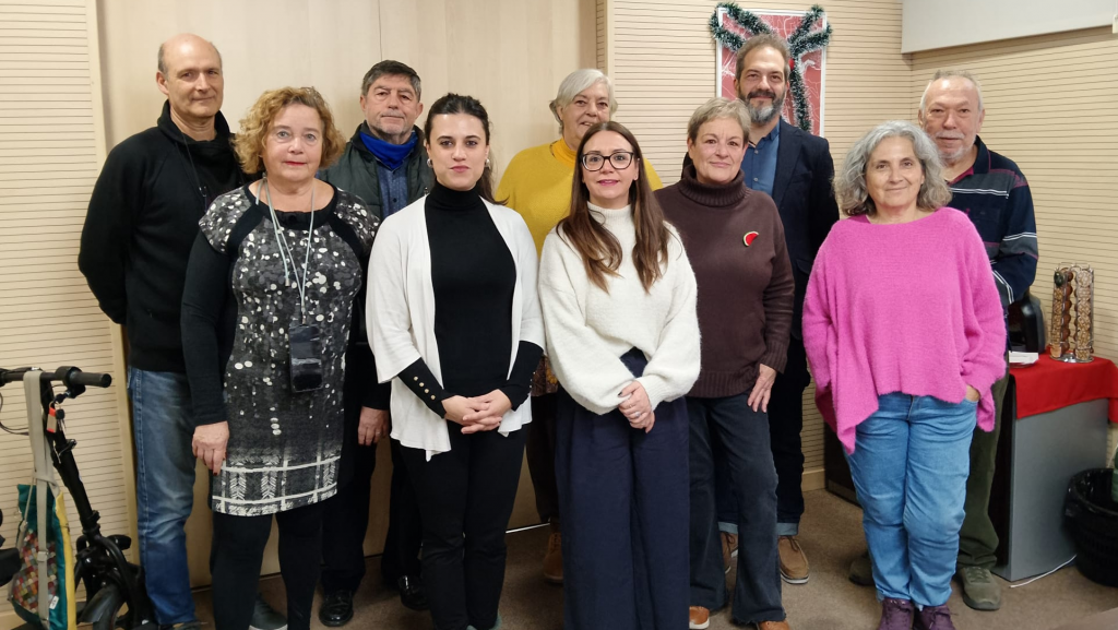 Foto conmemorativa de la firma entre las tres cooperativas y el Ayuntamiento de Rivas.